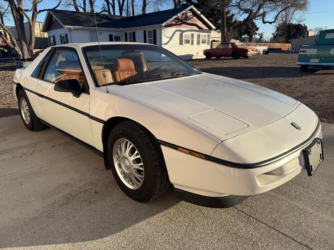 88 Pontiac Fiero - Stk# 2616 - Shade's Classic Corvairs : Corvair
